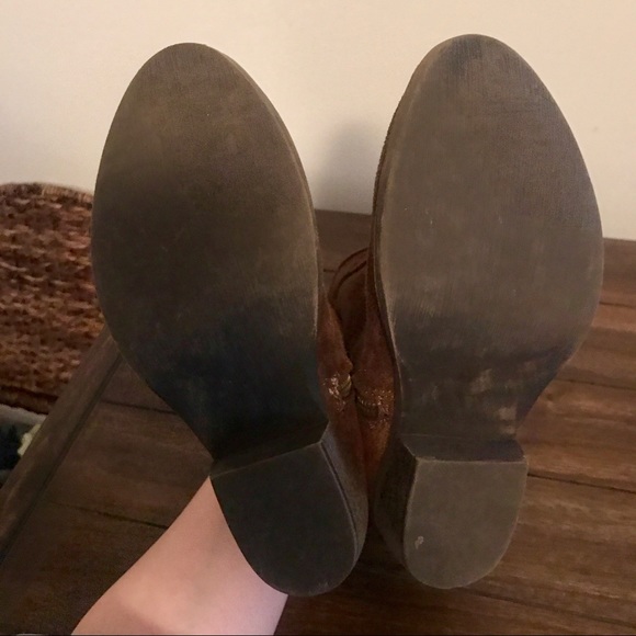 Studded and stylish brown booties - Picture 6 of 6